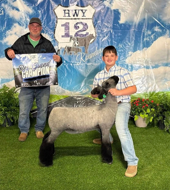 Reserve Grand Champion Champion Natural Colored, Hwy 12 Roundup Reserve Grand Champion<br />
Champion Natural Colored, Hwy 12 Roundup